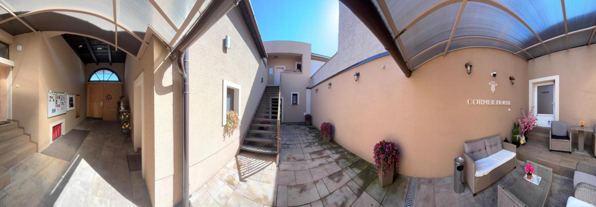 Corner House Apartment Lučenec Exterior foto